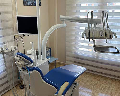 clinica dental ayora odontología integrada Colocación digital de implantes dentales